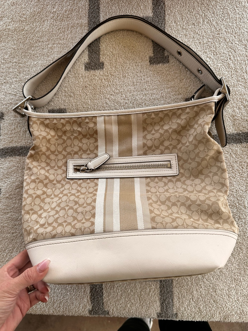 Coach legacy duffle in cream